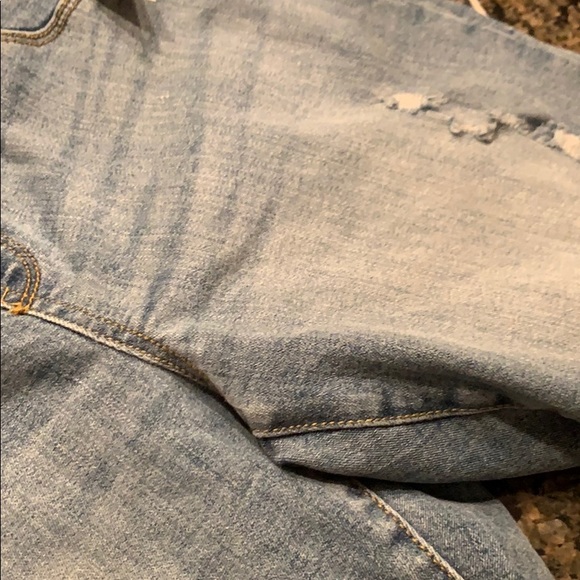 New Isabel Maternity distressed jean shorts 6 - Picture 5 of 5